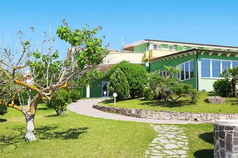 Lu' Hotel Porto Pino in Sant'anna Arresi — foto 16