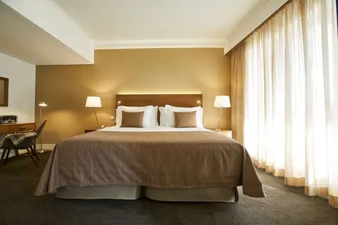 Hotel Portobay Marques in Lissabon — foto 2
