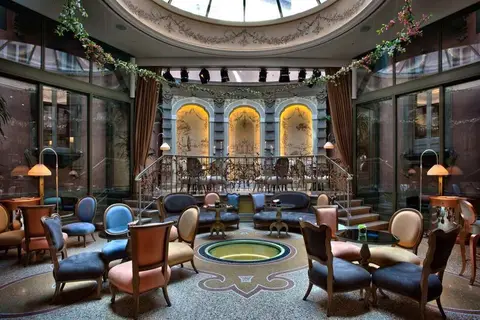 Chateau Monfort in Milaan, foto 7
