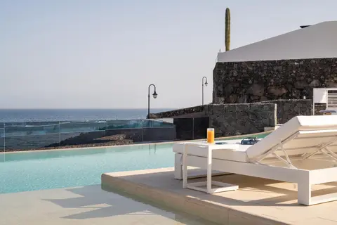 Royal Marina Suites Boutique Hotel in Yaiza — foto 4