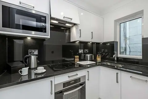 Queensgate Court Appartementen in Londen, foto 9