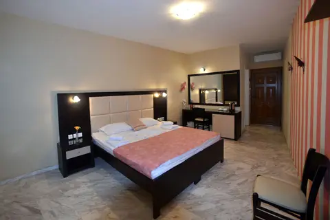 Fly & Go Sunset Hotel Lesbos in Petra Lesvos — foto 3