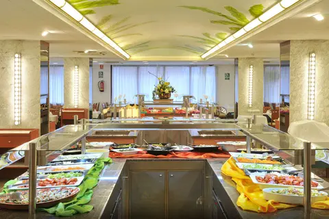 Hotel Oasis Park in Lloret de Mar — foto 23