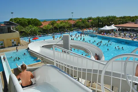 Villaggio Tur. Lido D Abruzzo in Roseto degli Abruzzi — foto 22