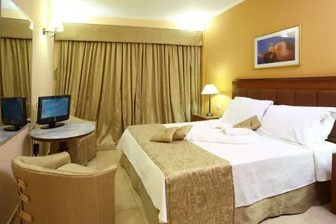 Ariti Grand Hotel in Korfoe — foto 12