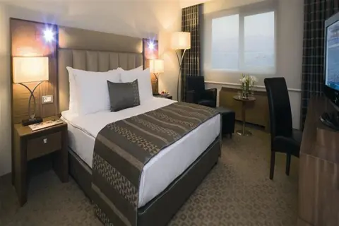 Mövenpick Hotel Izmir in Konak — foto 5