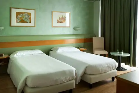 Hotel Leonardo Da Vinci Erba in Erba — foto 4