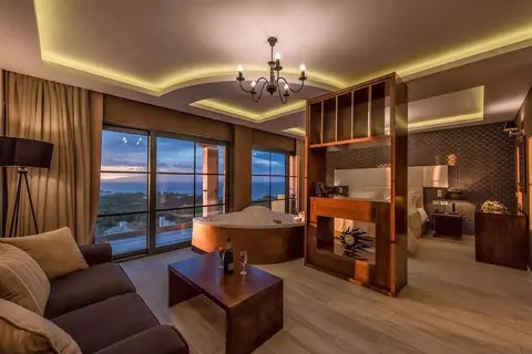 Elegance Luxury Executive Suites in Tragaki, foto 17