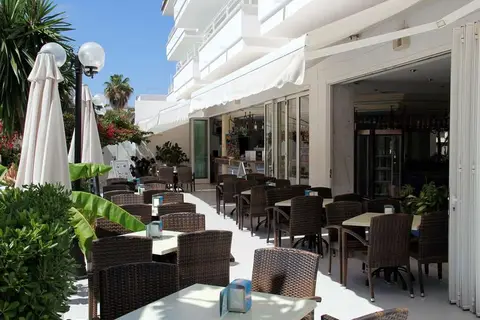 Maracaibo Aparthotel in Can Picafort — foto 9