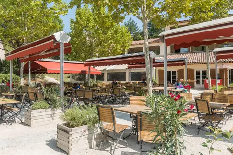 Village Le Rouret En Ardèche in Grospierres — foto 4