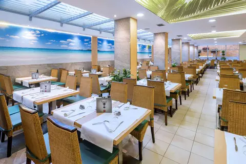 Hotel GHT Oasis Tossa in Tossa de Mar — foto 7