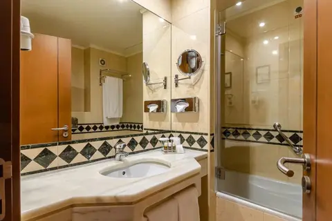 Turim Europa Hotel in Almada — foto 18