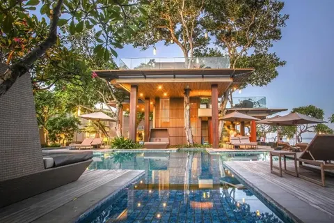 Maya Sanur Resort & Spa in Denpasar