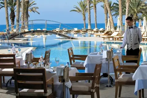 Constantinou Bros Asimina Suites Hotel in Geroskipou — foto 25