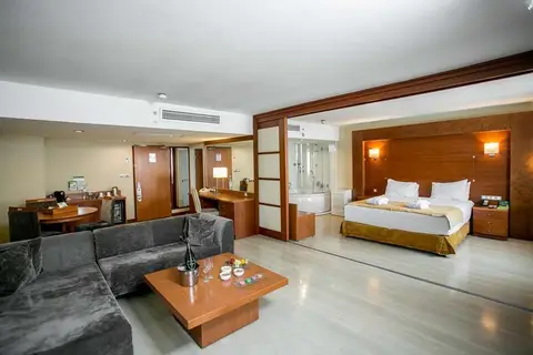 Holiday Inn Istanbul City in İstanbul — foto 15