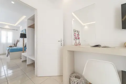 Bella Santorini Studios in Thira — foto 22