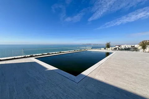 Durres Bay Hotel in Durrës