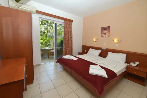 Barbie Hotel & Apartments in Ιαλυσός — foto 21