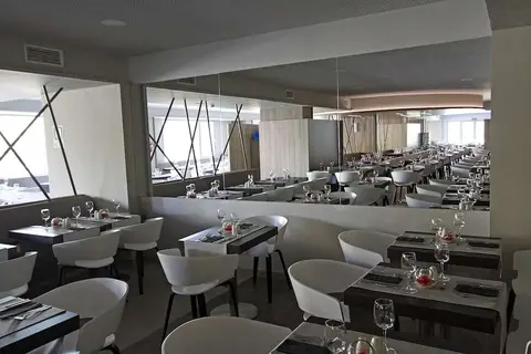 BG Tonga & Suites Tower Design Hotel in Santa Margalida — foto 16