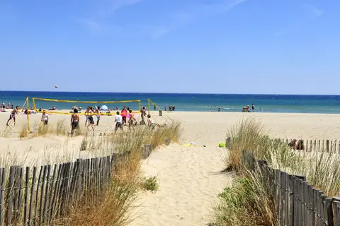 Plage Et Bord De Mer in Vendres — foto 2