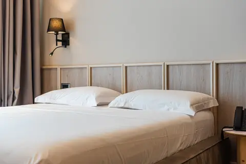 Aragosta Restaurand-Hotel in Durres — foto 23