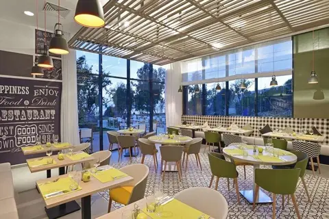 Radisson Blu Resort, Taghazout Bay Surf Village in Taghazout ⵜⴰⵖⴰⵣⵓⵜ تغازوت — foto 20