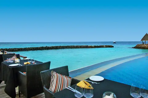 Taj Coral Reef Resort & Spa, Maldives in Nooraanee Shop, foto 7