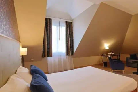 Disneyland Paris per bus - Hotel Dream Castle in Coupvray