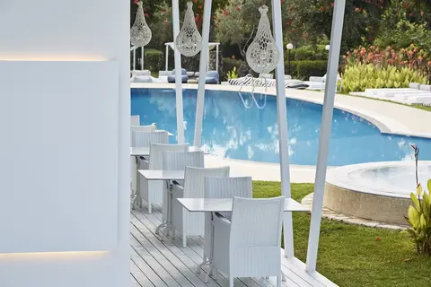Mr & Mrs White Corfu in Αχαράβη — foto 16