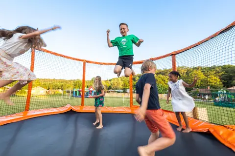 Camping Le Pont De Mazerat in Marcillac-Saint-Quentin — foto 2