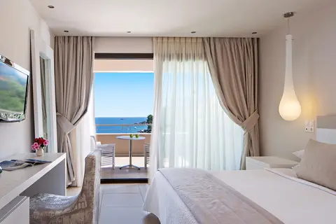 KB Suites & Spa in Καλύβια — foto 9