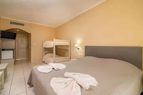 Matilda Hotel in Vasilikos — foto 5