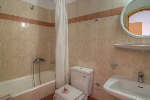 Hotel Adonis in Αγία Γαλήνη — foto 12