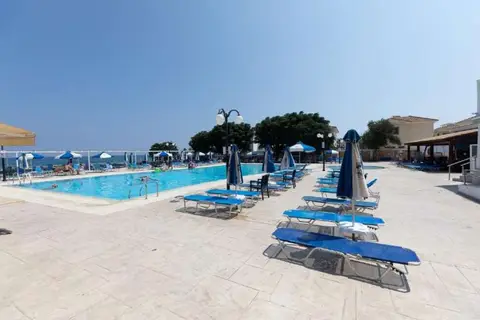 Tetyk Hotel & Suites Protaras in Παραλίμνι — foto 2