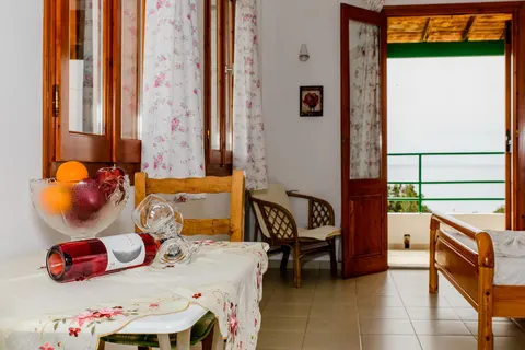 Appartementen Sunflowers in Municipal Unit of Marathokabos — foto 11
