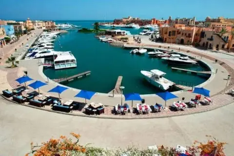 Captain's Inn Hotel in El Gona