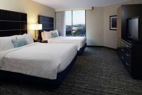 Embassy Suites by Hilton Los Angeles Internat in Los Angeles — foto 17