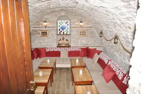 Hotel Kastro in Gjirokastra — foto 26