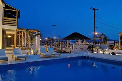 Alia Luxury Suites & Spa Beachfront Hotel in Χαράκι — foto 9