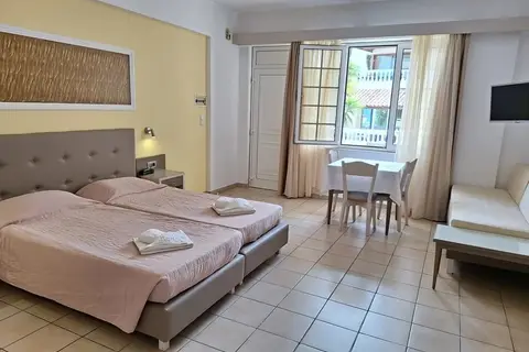 Perla Beach in Agia Marina — foto 26