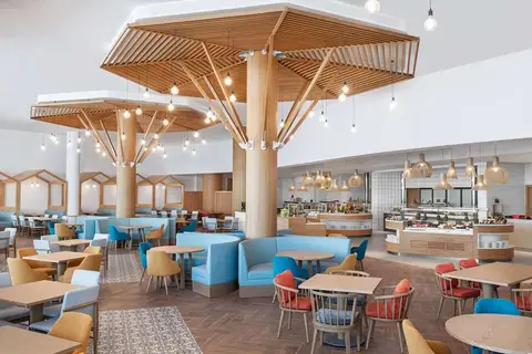 Hampton by Hilton Marjan Island in جزيرة المرجان — foto 6