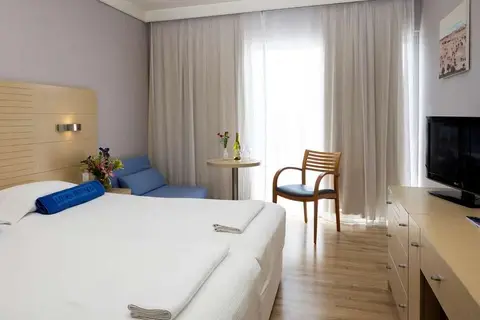 Louis Ledra Beach Hotel in Γεροσκήπου — foto 3