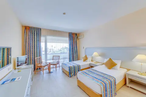 The Grand Blue Sky International in Kuşadası — foto 26