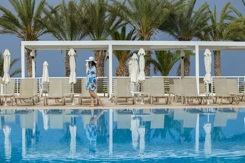 Hotel Queens Bay in Kissonerga — foto 24