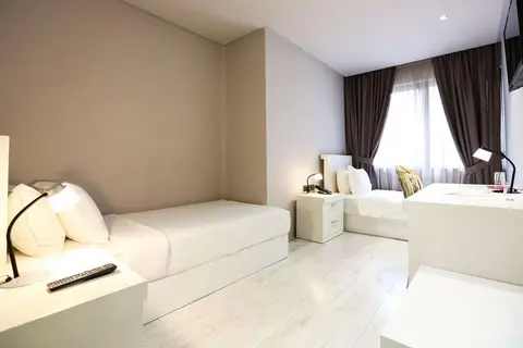 Metro Hotel Tirana in Tirana — foto 10