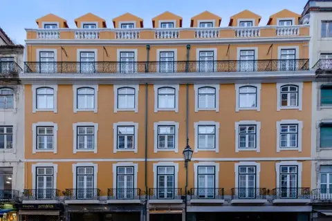 Rossio Plaza Hotel in Almada