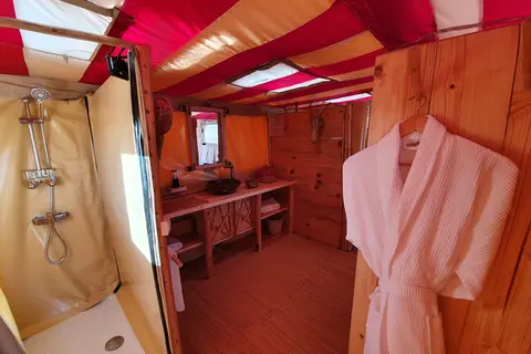 Nkhila Lodge Agafay Desert Private Camp in Lalla Takarkoust ⵍⴰⵍⵍⴰ ⵜⴰⴽⵔⴽⵓⵙⵜ للا تكركوست — foto 4