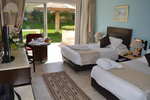 JAZ Pyramids Resort in كفرة نصار — foto 26