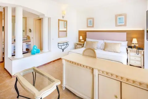 VIVA Cala Mesquida Suites & Spa Adults only 16+ in Palma — foto 10