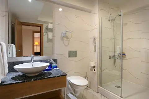 Wyndham Garden Lara in Aksu — foto 11